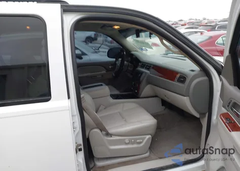 2013 Chevrolet Suburban 1500 Lt from USA, damaged, VIN 1GNSKJE75DR144201